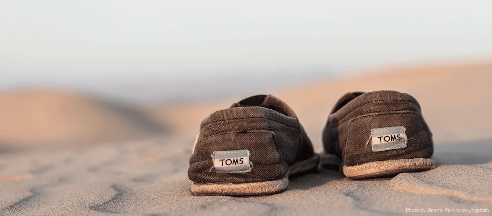 Marketing de TOMS: El poder de ‘One for One’ en el compromiso social